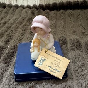 VINTAGE HOLLY HOBBY 1984 Little Mother Figurine 3” tall